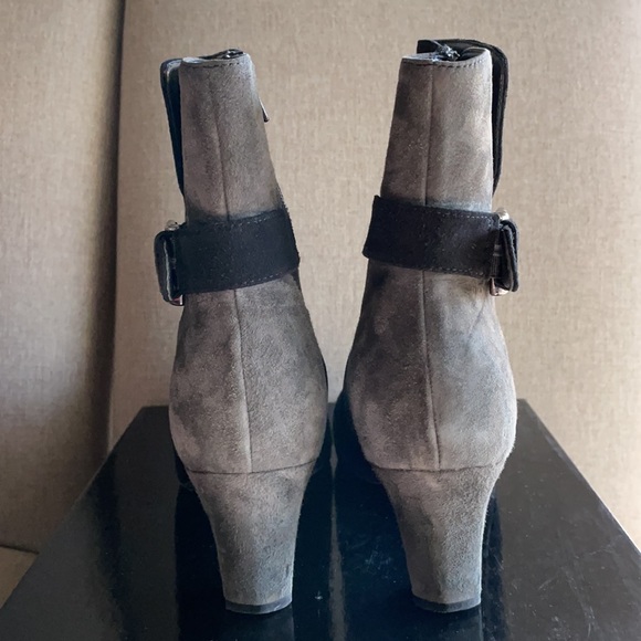 Prevata Suede Black/Gray Zipper Heeled Booties 7.5. EUC - Picture 7 of 10